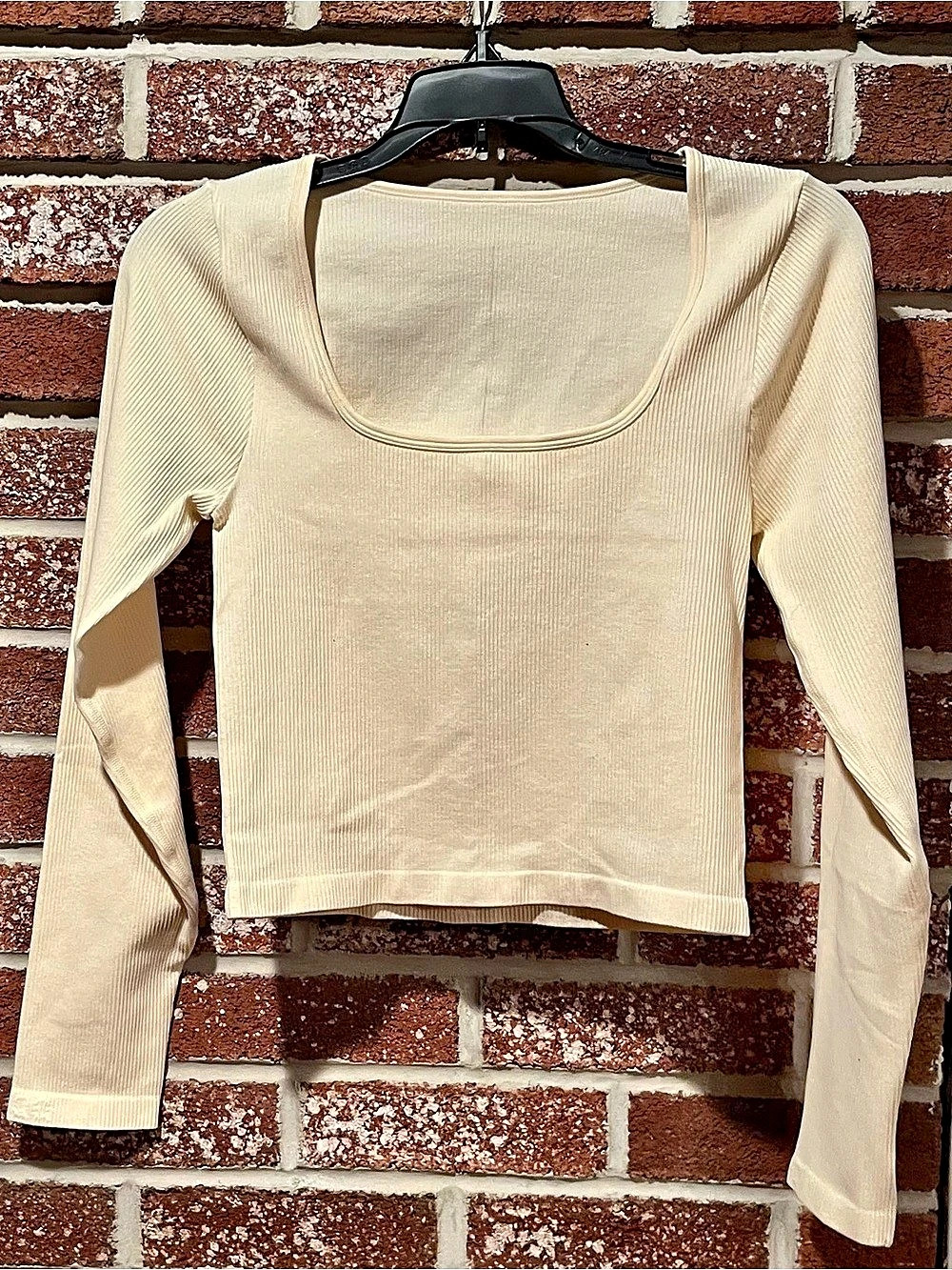 OQQ Long Sleeve Square Neck Tee Shirts Tops Ribbed Crop Top Cream Large (NWOT)
